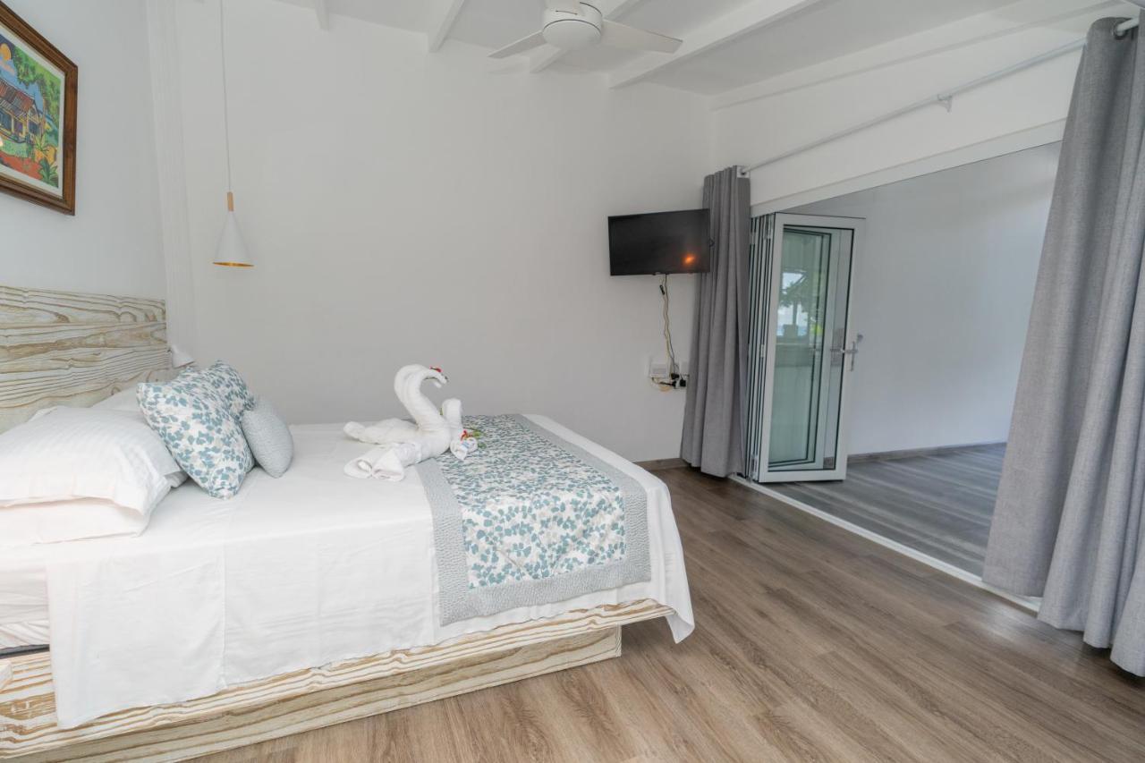 Romance Bungalows Beau Vallon  Exterior photo