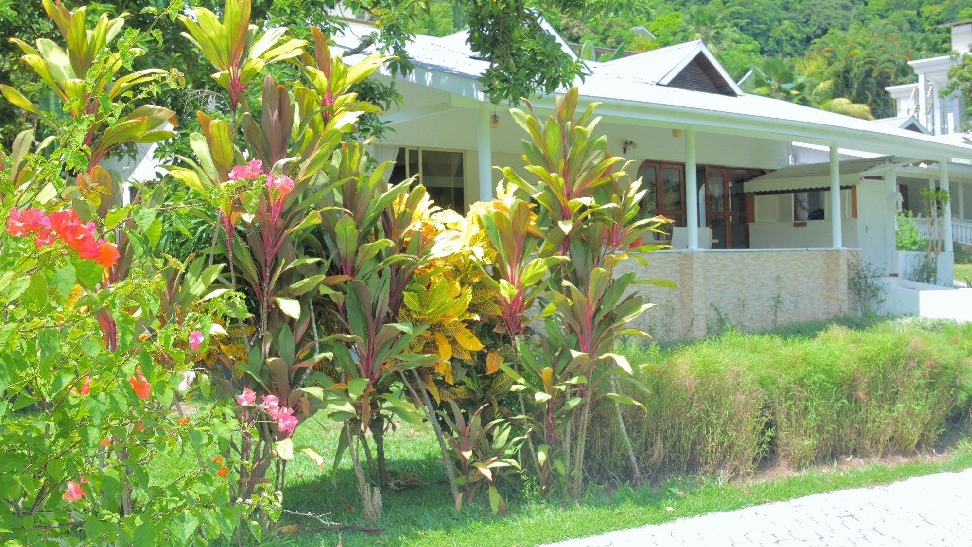 Romance Bungalows Beau Vallon  Exterior photo